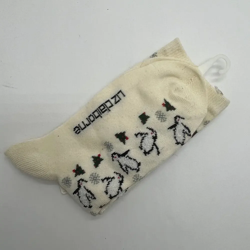 Liz Claiborne Women's Winter Holiday Penguin Crew Socks